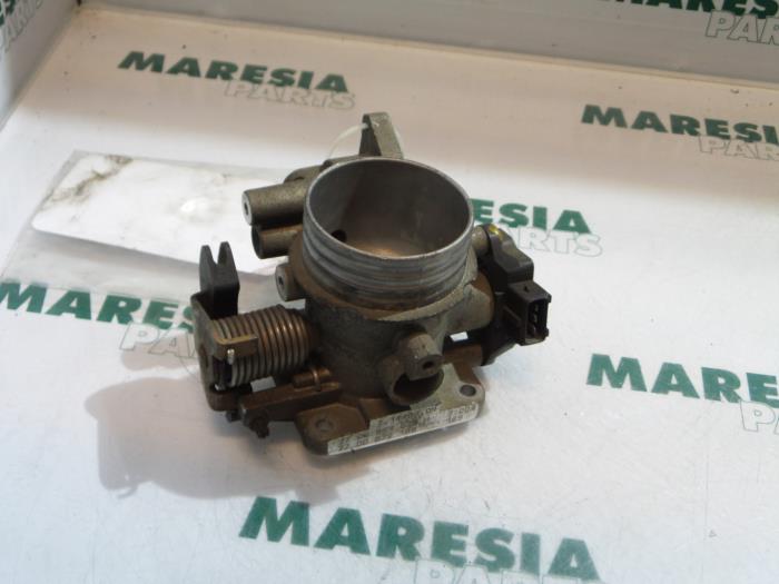 Gebrauchte Drosselklappengehäuse Renault Megane Coupé (DA) 1.6i Preis € 45,00 Margenregelung angeboten von Maresia Parts