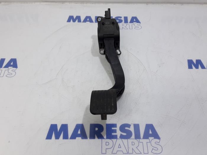Begagnade Gaspedalsensor Peugeot 3008 I (0U/HU) 1.6 HDiF 16V Pris € 50,00 Marginaltabell erbjuds av Maresia Parts