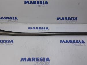 Used Front strip, left Peugeot 3008 I (0U/HU) 1.6 HDiF 16V Price € 75,00 Margin scheme offered by Maresia Parts