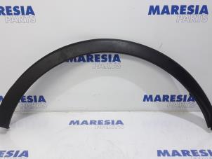 Used Side skirt, left Renault Captur (2R) 0.9 Energy TCE 12V Price € 35,00 Margin scheme offered by Maresia Parts