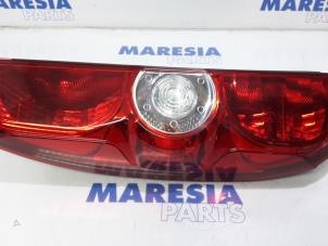 Used Taillight, left Fiat Doblo Cargo (263) 1.3 MJ 16V DPF Euro 5 Price € 42,35 Inclusive VAT offered by Maresia Parts
