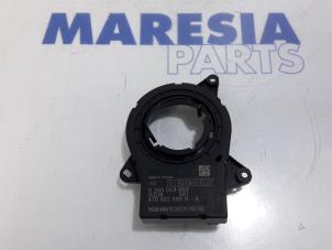 Usados Sensor de ángulo de dirección Renault Captur (2R) 0.9 Energy TCE 12V Precio € 19,50 Norma de margen ofrecido por Maresia Parts