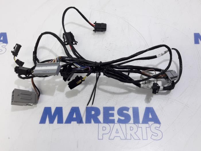 Begagnade Kablage Renault Captur I (2R) 0.9 Energy TCE 12V Pris € 50,00 Marginaltabell erbjuds av Maresia Parts