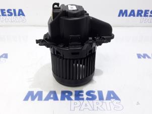Gebrauchte Heizung Belüftungsmotor Renault Captur (2R) 0.9 Energy TCE 12V Preis € 30,00 Margenregelung angeboten von Maresia Parts