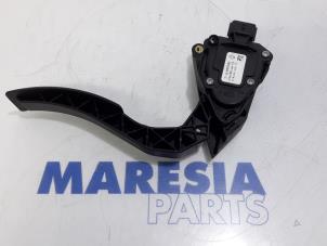 Używane Czujnik polozenia pedalu gazu Renault Captur (2R) 0.9 Energy TCE 12V Cena € 20,00 Procedura marży oferowane przez Maresia Parts