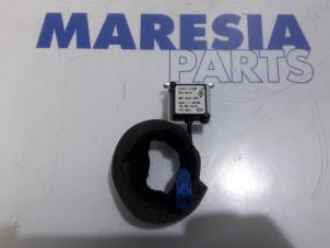 Usados Antena GPS Renault Captur (2R) 0.9 Energy TCE 12V Precio € 20,00 Norma de margen ofrecido por Maresia Parts