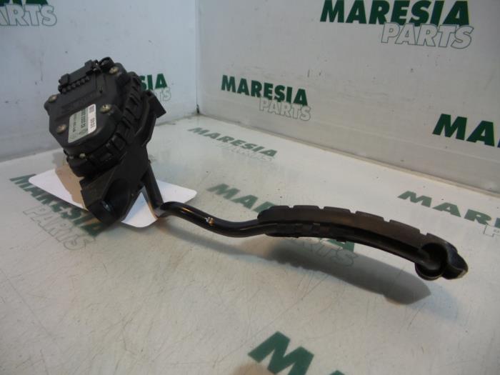 Begagnade Gaspedalsensor Renault Laguna II (BG) 1.9 dCi 100 Pris € 40,00 Marginaltabell erbjuds av Maresia Parts