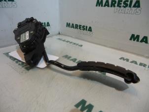 Used Throttle pedal position sensor Renault Laguna II (BG) 1.9 dCi 100 Price € 40,00 Margin scheme offered by Maresia Parts