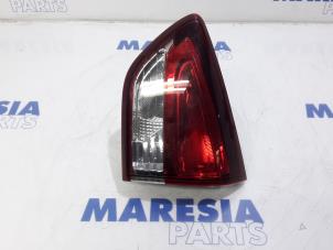 Used Reversing light, right Renault Clio IV Estate/Grandtour (7R) 1.5 Energy dCi 90 FAP Price € 40,00 Margin scheme offered by Maresia Parts