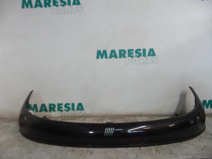 Używane Grill Fiat Multipla (186) 1.9 JTD 105 SX,ELX Cena € 50,00 Procedura marży oferowane przez Maresia Parts