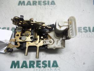 Used Front door lock mechanism 4-door, right Fiat Multipla (186) 1.9 JTD 105 SX,ELX Price € 25,00 Margin scheme offered by Maresia Parts