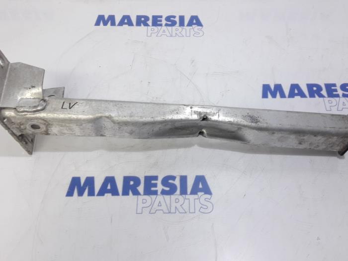 Usados Subchasis Peugeot 3008 I (0U/HU) 1.6 HDiF 16V Precio € 25,00 Norma de margen ofrecido por Maresia Parts