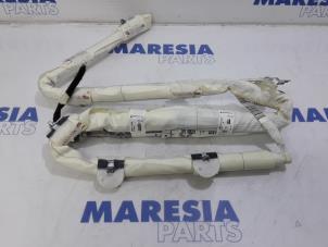 Usagé Airbag plafond gauche Renault Megane IV Estate (RFBK) 1.5 Energy dCi 110 Prix € 75,00 Règlement à la marge proposé par Maresia Parts