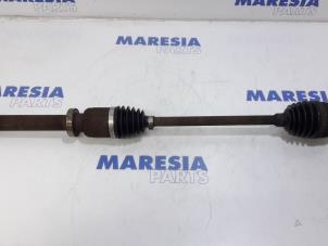 Used Front drive shaft, right Renault Modus/Grand Modus (JP) 1.2 16V Price € 50,00 Margin scheme offered by Maresia Parts