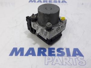 Usados Bomba ABS Renault Modus/Grand Modus (JP) 1.2 16V Precio € 126,00 Norma de margen ofrecido por Maresia Parts