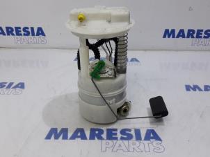 Usagé Pompe d'injection Renault Modus/Grand Modus (JP) 1.2 16V Prix € 25,00 Règlement à la marge proposé par Maresia Parts