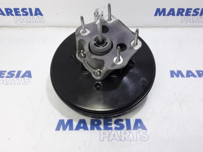Usagé Servo frein Renault Megane IV Estate (RFBK) 1.5 Energy dCi 110 Prix € 75,00 Règlement à la marge proposé par Maresia Parts