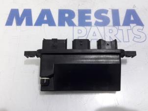 Used Computer lighting module Renault Clio III (BR/CR) 1.6 16V Price € 90,00 Margin scheme offered by Maresia Parts