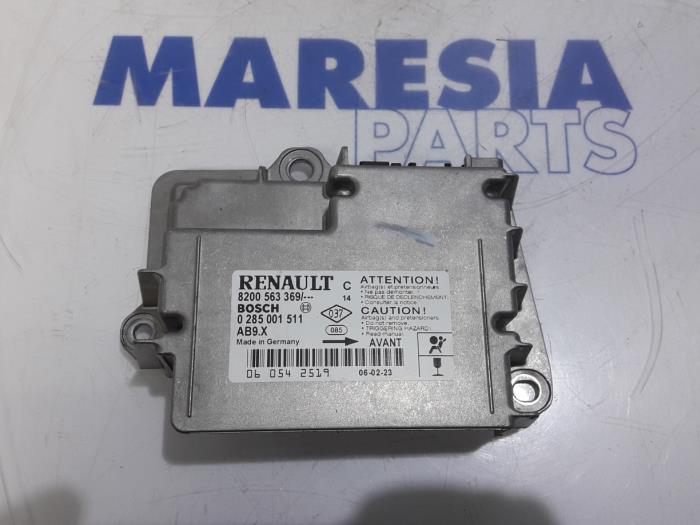 Begagnade Airbagmodul Renault Clio III (BR/CR) 1.6 16V Pris € 100,00 Marginaltabell erbjuds av Maresia Parts
