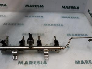 Used Fuel injector nozzle Peugeot 308 (4A/C) 1.6 16V THP 150 Price € 315,00 Margin scheme offered by Maresia Parts