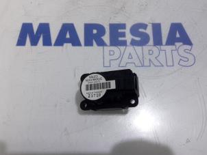 Usagé Clapet chauffage moteur Renault Megane III Grandtour (KZ) 1.5 dCi 110 Prix € 25,00 Règlement à la marge proposé par Maresia Parts