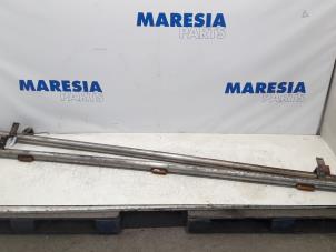 Used Sidebar Renault Master IV (MA/MB/MC/MD/MH/MF/MG/MH) 2.3 dCi 16V Price € 127,05 Inclusive VAT offered by Maresia Parts