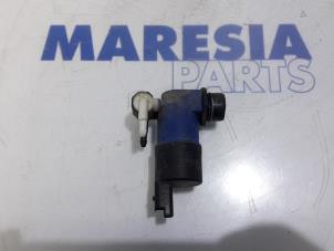 Gebrauchte Scheibensprüherpumpe vorne Renault Clio IV Estate/Grandtour (7R) 1.5 Energy dCi 90 FAP Preis € 10,00 Margenregelung angeboten von Maresia Parts