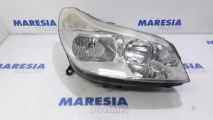 Used Headlight, right Citroen C5 II Break (RE) 2.0 16V Price € 85,00 Margin scheme offered by Maresia Parts