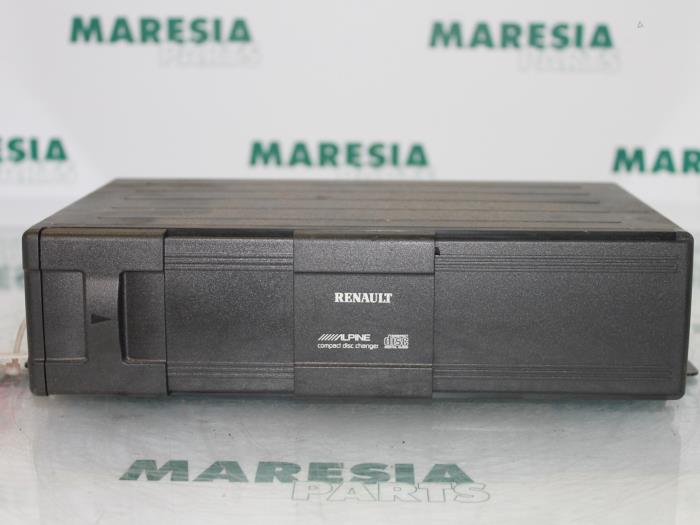 Gebrauchte CD Wechsler Renault Grand Scénic II (JM) 1.9 dCi 120 Preis € 45,00 Margenregelung angeboten von Maresia Parts