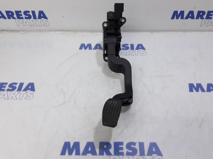 Begagnade Gaspedalsensor Fiat Bravo (198A) 1.4 16V Pris € 25,00 Marginaltabell erbjuds av Maresia Parts