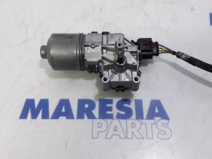Used Front wiper motor Peugeot 208 I (CA/CC/CK/CL) 1.0 Vti 12V PureTech Price € 35,00 Margin scheme offered by Maresia Parts