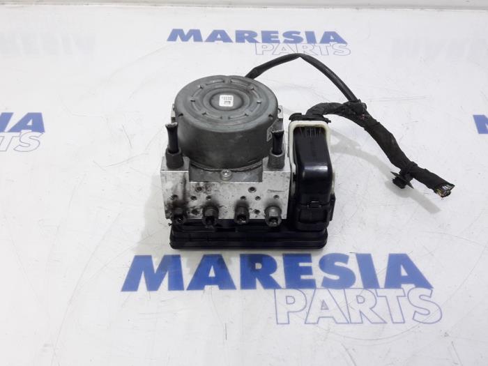 Usagé Bloc ABS Peugeot 208 I (CA/CC/CK/CL) 1.0 Vti 12V PureTech Prix € 124,99 Règlement à la marge proposé par Maresia Parts