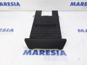 Used Dashboard cover / flap Renault Master IV (MA/MB/MC/MD/MH/MF/MG/MH) 2.3 dCi 135 16V FWD Price € 127,05 Inclusive VAT offered by Maresia Parts