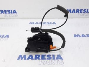 Gebrauchte Türschlossmechanik 2-türig links Renault Master IV (MA/MB/MC/MD/MH/MF/MG/MH) 2.3 dCi 135 16V FWD Preis € 90,75 Mit Mehrwertsteuer angeboten von Maresia Parts
