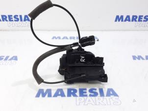 Gebrauchte Türschlossmechanik 2-türig rechts Renault Master IV (MA/MB/MC/MD/MH/MF/MG/MH) 2.3 dCi 135 16V FWD Preis € 84,70 Mit Mehrwertsteuer angeboten von Maresia Parts