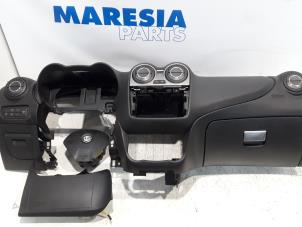 Usagé Set de airbag Alfa Romeo MiTo (955) 1.3 JTDm 16V Prix € 420,00 Règlement à la marge proposé par Maresia Parts