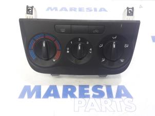 Usados Panel de control de calefacción Fiat Punto Evo (199) 1.3 JTD Multijet Start&Stop 16V Precio € 50,00 Norma de margen ofrecido por Maresia Parts