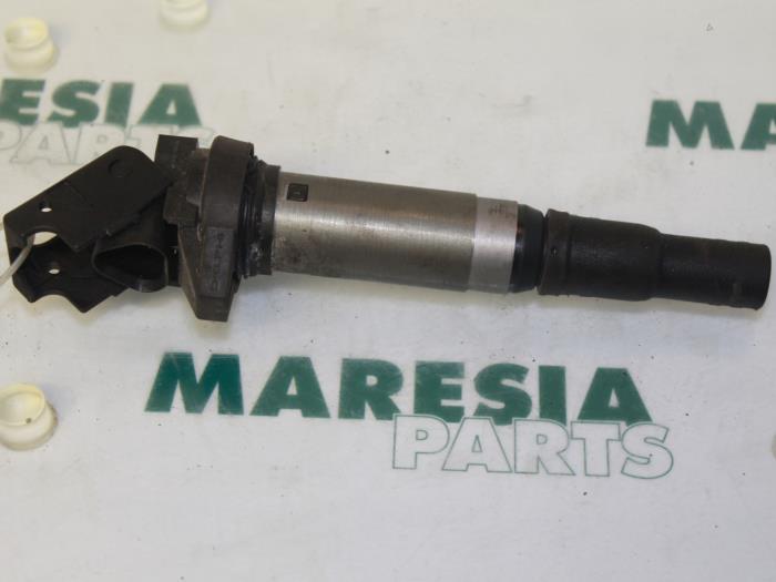 Ignition coil from a Peugeot 308 (4A/C) 1.6 16V THP 150 2008