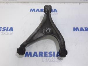 Used Rear wishbone, right Citroen C5 III Tourer (RW) 2.0 16V Price € 50,00 Margin scheme offered by Maresia Parts