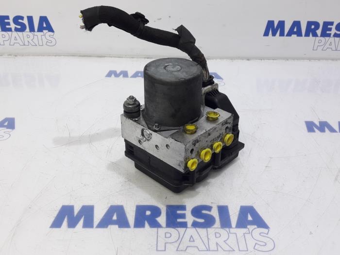Used ABS pump Citroen C5 III Tourer (RW) 2.0 16V Price € 99,95 Margin scheme offered by Maresia Parts
