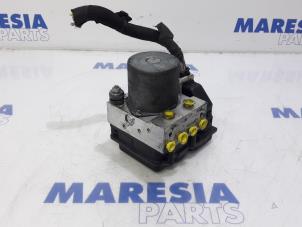 Usagé Pompe ABS Citroen C5 III Tourer (RW) 2.0 16V Prix € 183,75 Règlement à la marge proposé par Maresia Parts