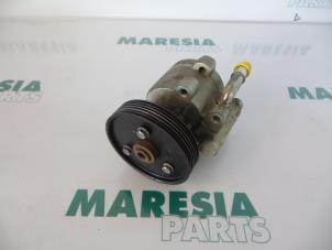 Used Power steering pump Renault Scénic I (JA) 1.9 dCi RX4 Price € 50,00 Margin scheme offered by Maresia Parts