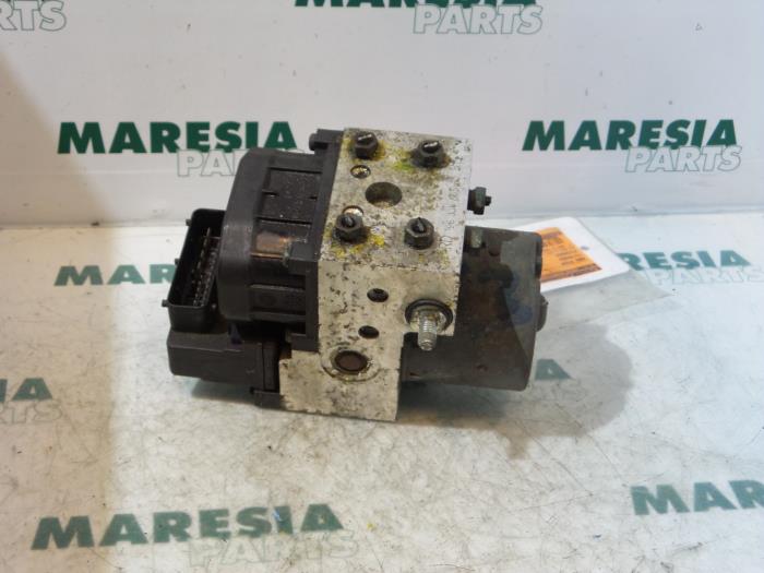 Used ABS pump Citroen Xsara Picasso (CH) 1.8 16V Price € 105,00 Margin scheme offered by Maresia Parts