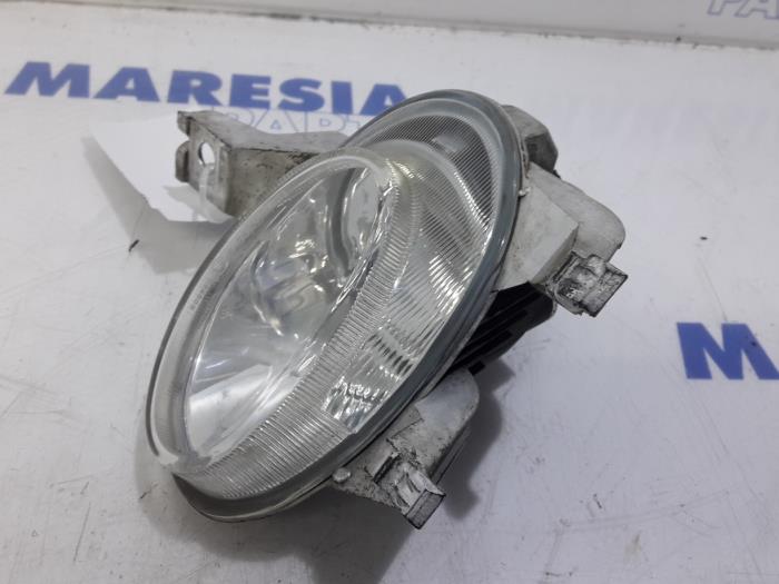 Fog light, front right from a Peugeot 206 (2A/C/H/J/S) 1.4 XR,XS,XT,Gentry 2002