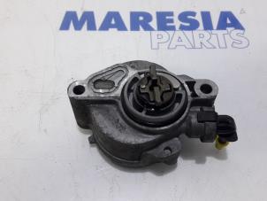 Używane Pompa prózniowa (Diesel) Peugeot Partner (GC/GF/GG/GJ/GK) 1.6 HDI 75 16V Cena € 60,50 Z VAT oferowane przez Maresia Parts