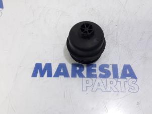 Used Oil filter holder Peugeot 3008 I (0U/HU) 1.6 VTI 16V Price € 25,00 Margin scheme offered by Maresia Parts