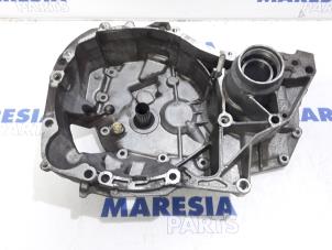 Used Gearbox casing Renault Twingo II (CN) 1.2 16V Price € 50,00 Margin scheme offered by Maresia Parts