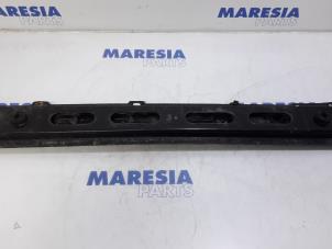 Used Radiator bar Fiat Bravo (198A) 1.6 JTD Multijet 120 Price € 25,00 Margin scheme offered by Maresia Parts