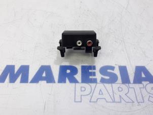 Used AUX / USB connection Peugeot 207 SW (WE/WU) 1.6 16V VTRi Price € 20,00 Margin scheme offered by Maresia Parts