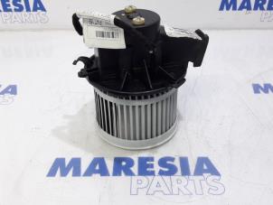 Usagé Moteur de ventilation chauffage Fiat 500 (312) 0.9 TwinAir 85 Prix € 25,00 Règlement à la marge proposé par Maresia Parts
